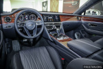 Bentley выпустила гибридную версию Flying Spur с запасом хода 700 километров